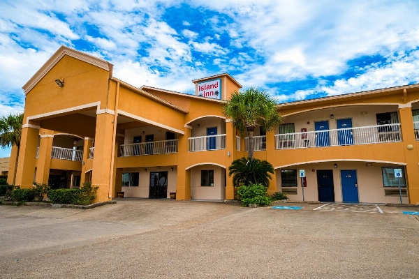 Island Inn By OYO Galveston Beach, TX image 1