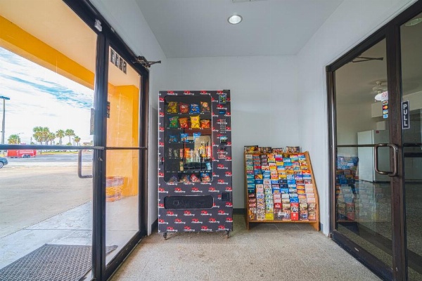 Island Inn By OYO Galveston Beach, TX image 20